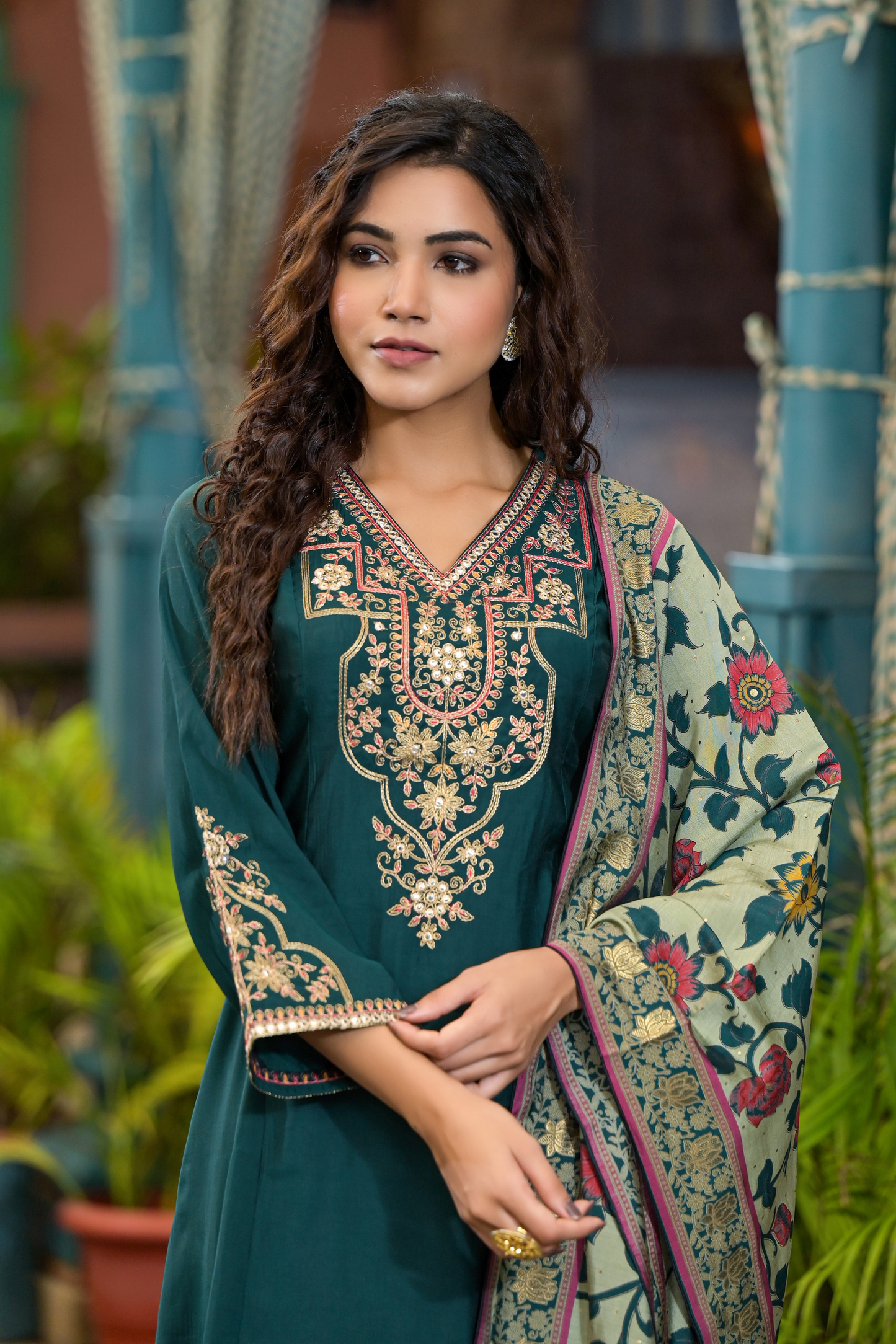 Green Neck Embroided Kurta Set wesnic clothing